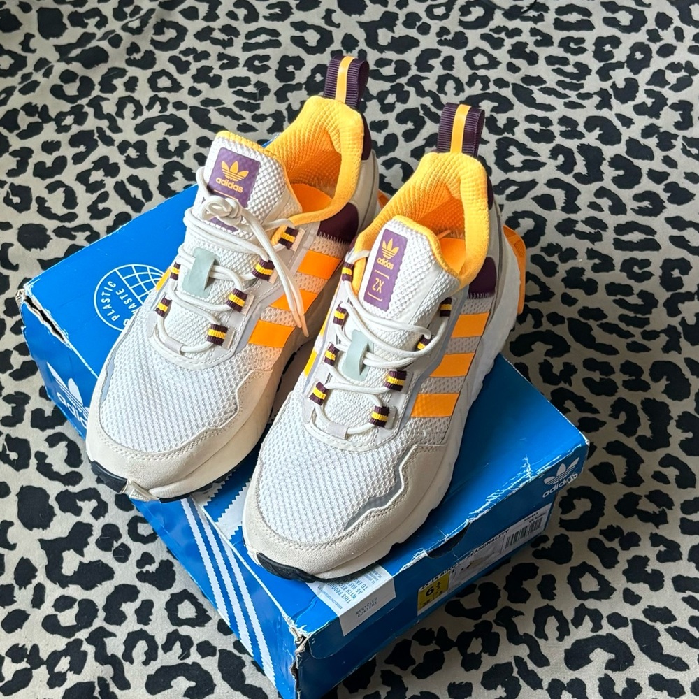 NEW WITH BOX- WOMENS ADIDAS ZX 1 K BOOST